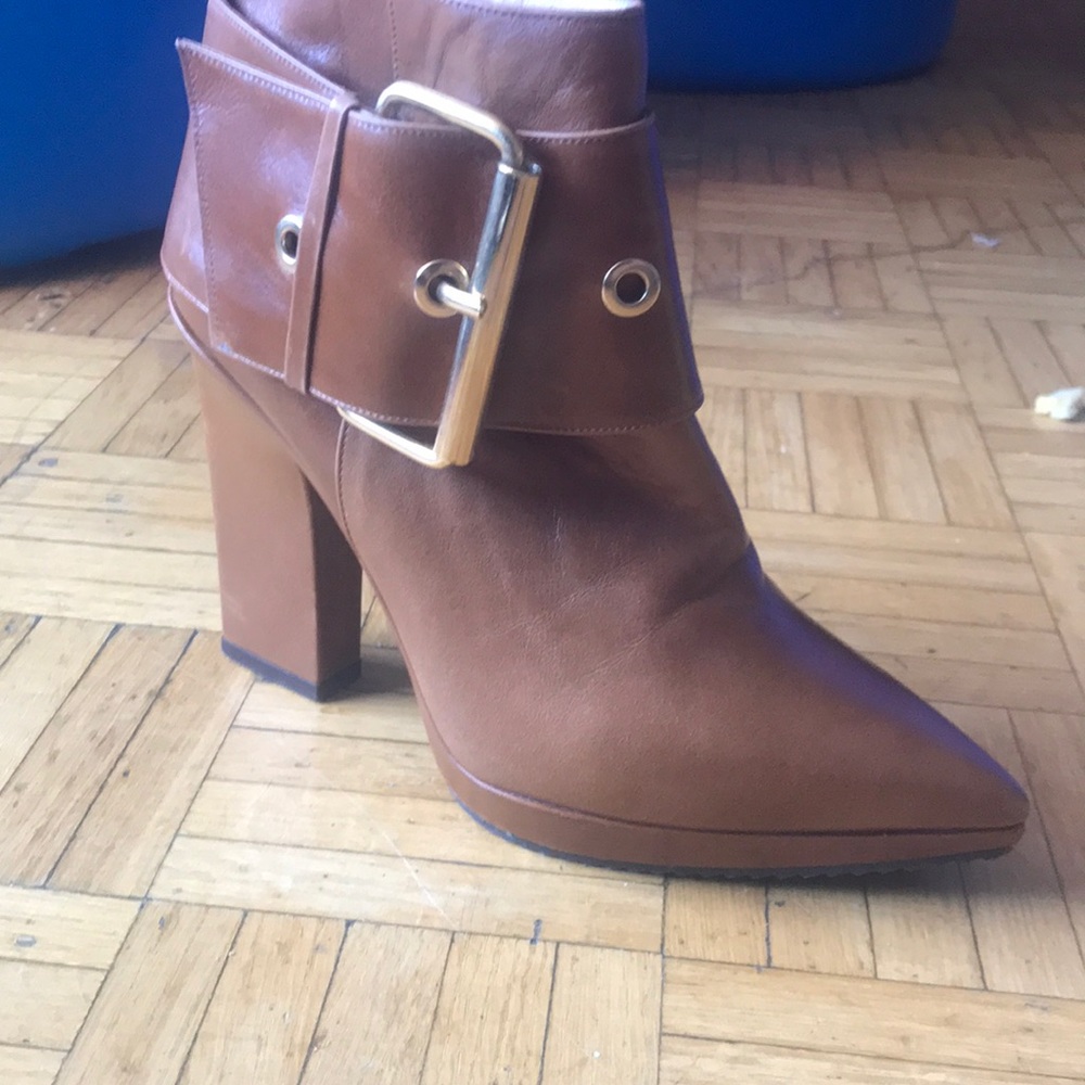 Rebecca and sanver shoes I’m the style Melissa